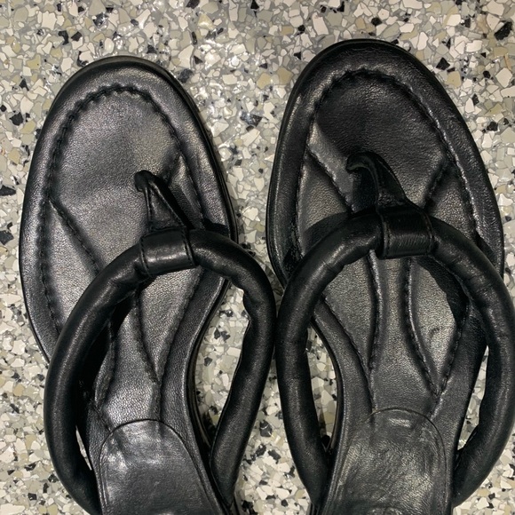 AUTHENTIC vintage prada flip flops - Picture 3 of 5